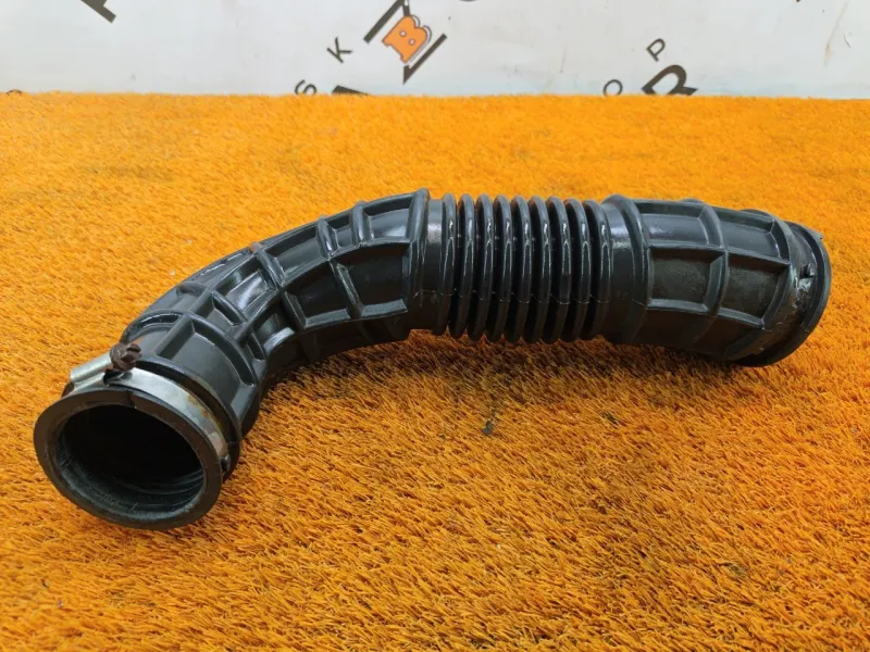 Патрубок воздушного фильтра