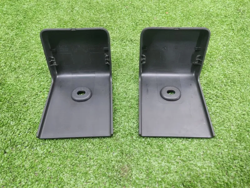 Заглушка крепления сиденья