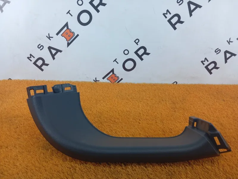 Обшивка двери багажника