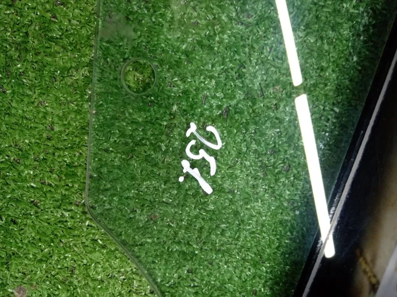 Стекло двери BMW 5-Series 2011 51357182120 F10/F11, заднее правое