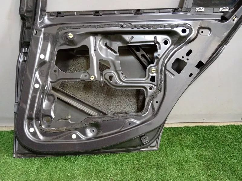 Дверь BMW 3-Series 2005 41007203648 E90, задняя правая