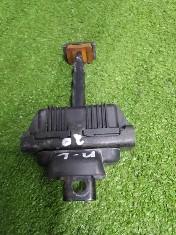 Ограничитель двери