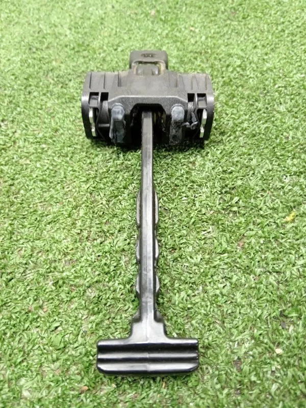 Ограничитель двери