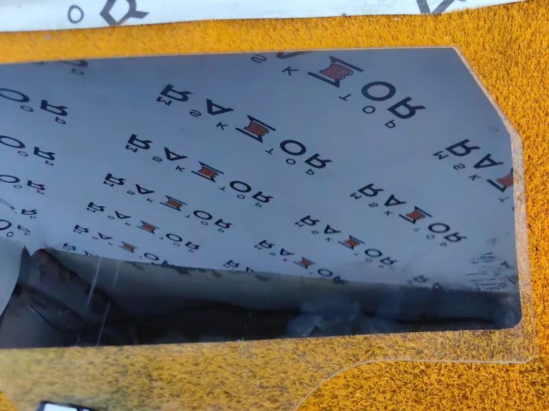 Стекло двери