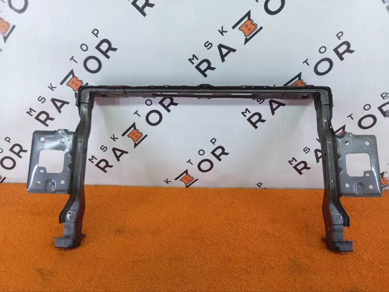 Панель передняя