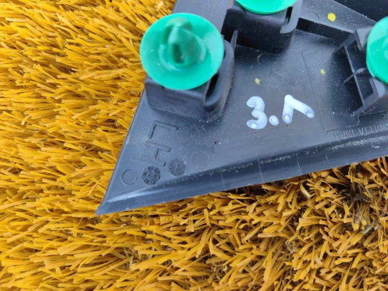 Уголок двери