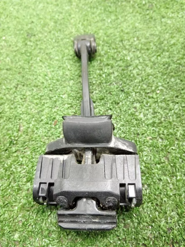 Ограничитель двери