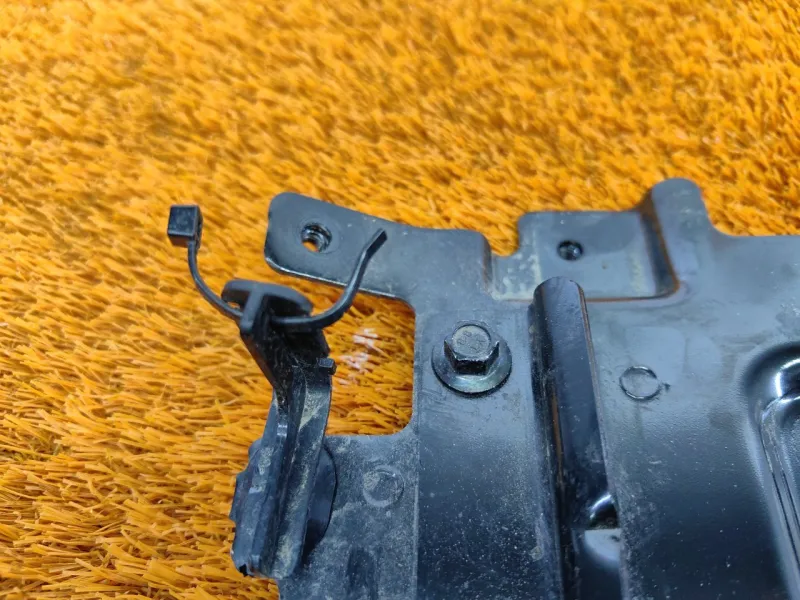 Кронштейн АКБ