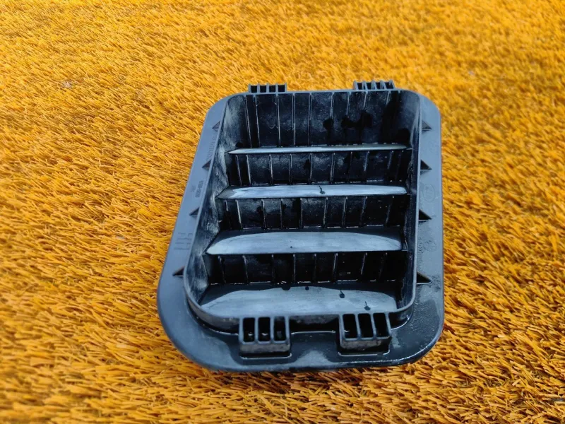 Решетка вентиляционная