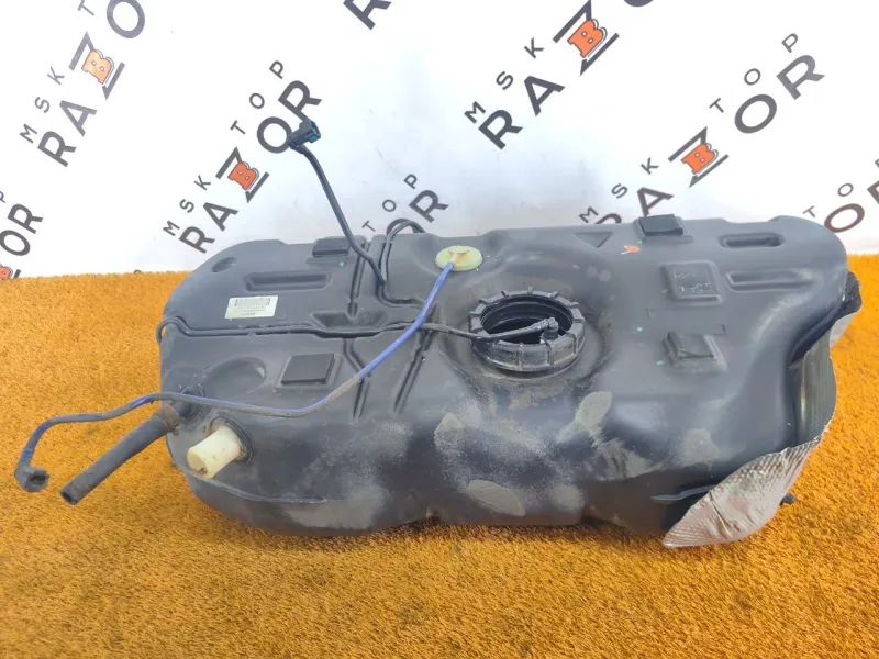 Бак топливный