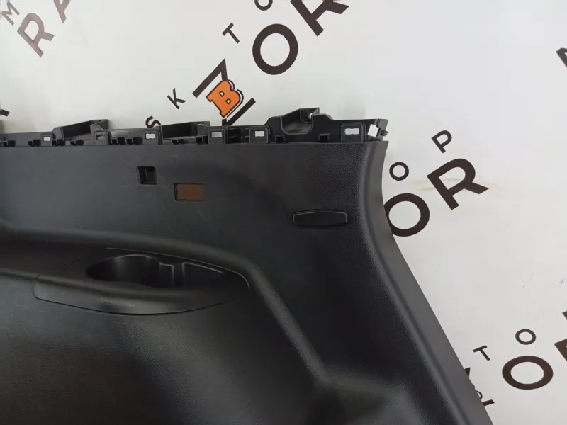 Обшивка багажника