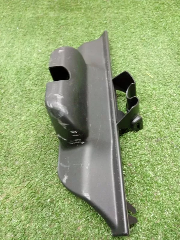 Накладка замка багажника