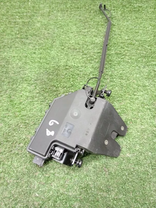 Замок багажника