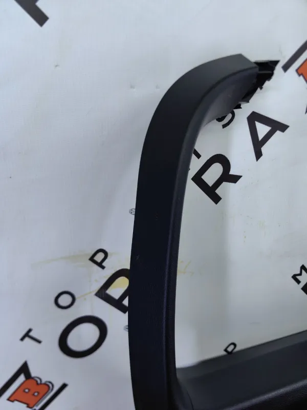 Обшивка крышки багажника