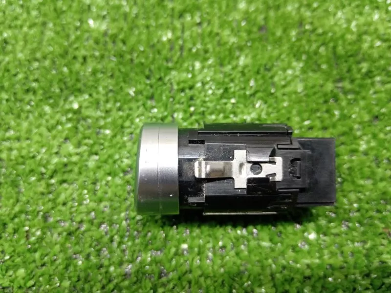 Кнопка запуска двигателя