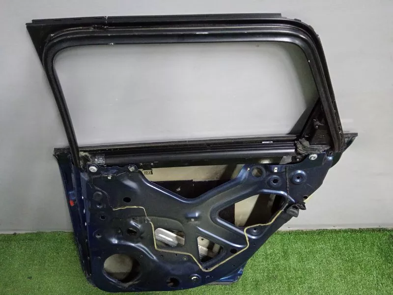 Дверь Audi A4 2007 8E0833052J B7, задняя правая