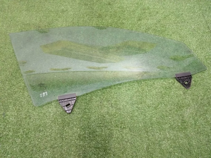 Стекло двери Audi A4 2005 8E0845022D B6, переднее правое