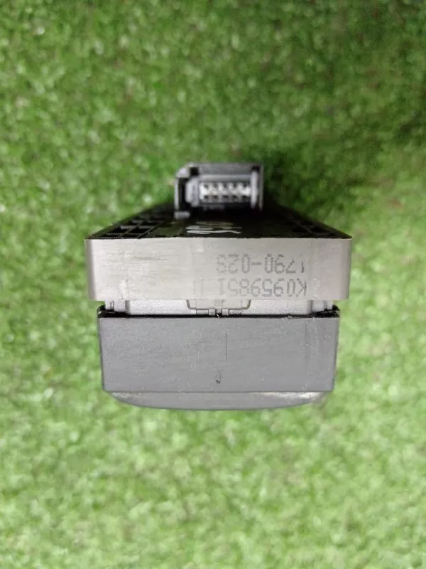 Блок управления стеклоподъемниками