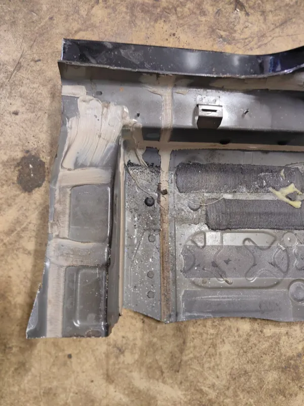 Порог с центральной стойкой