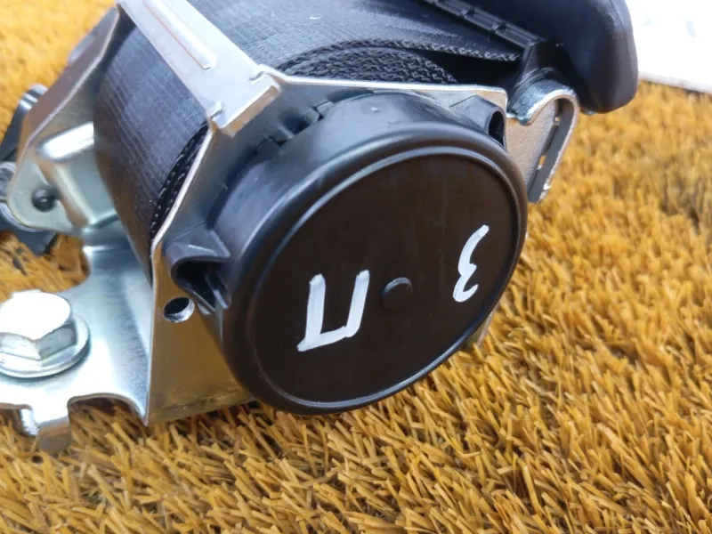 Ремень безопасности