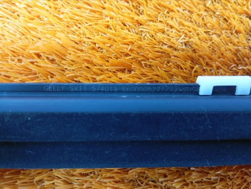 Молдинг стекла