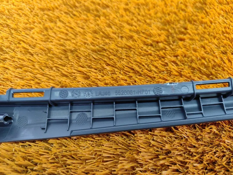 Накладка на стойку кузова