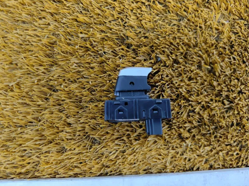 Кнопка стеклоподъемника