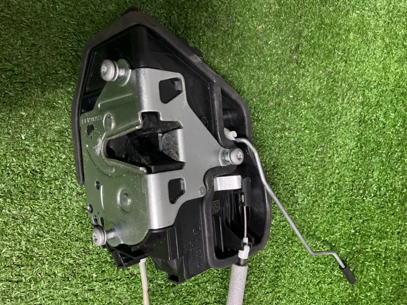 Замок двери BMW 5-Series 2010 51217229457 F10, передний левый