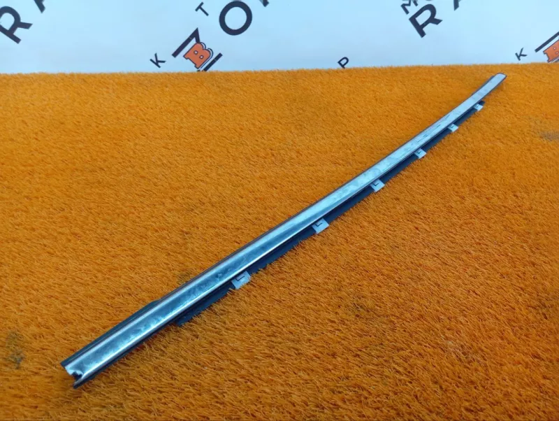 Молдинг стекла