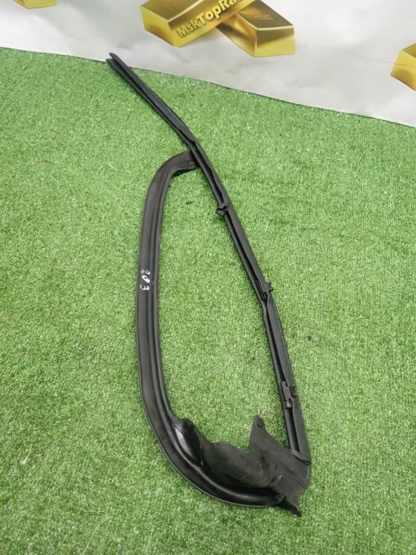 Уплотнитель стекла двери