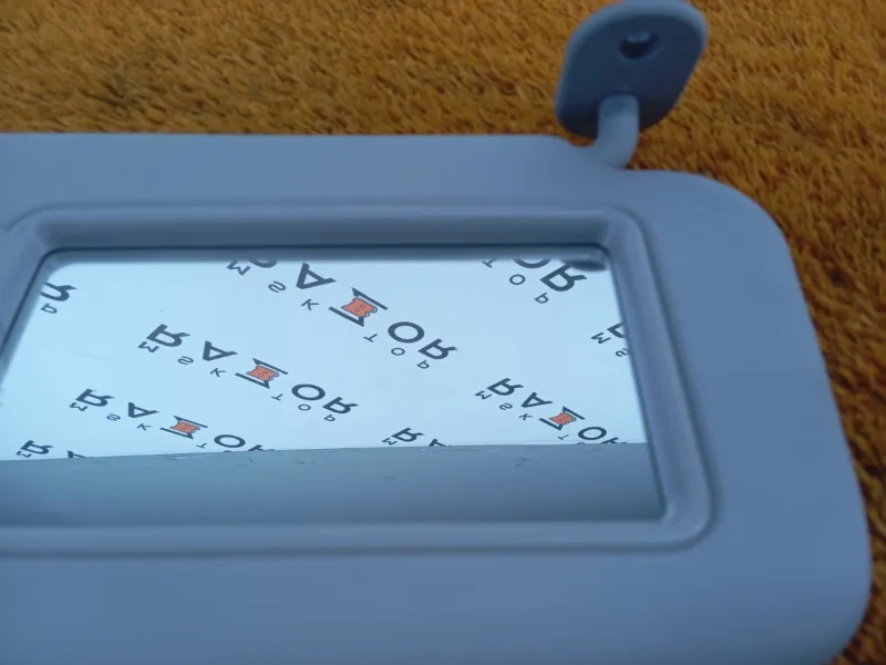 Козырек солнцезащитный