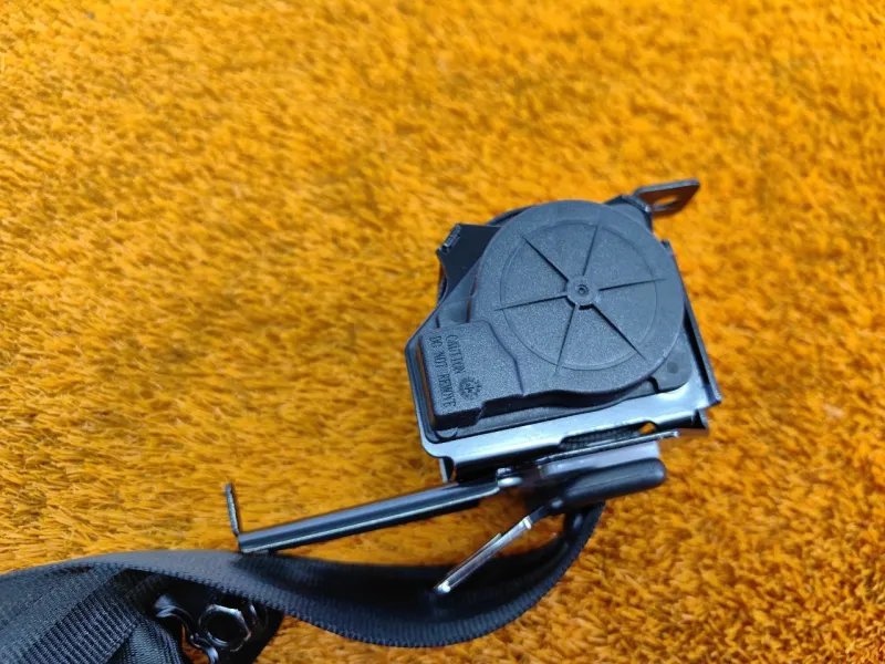 Ремень безопасности