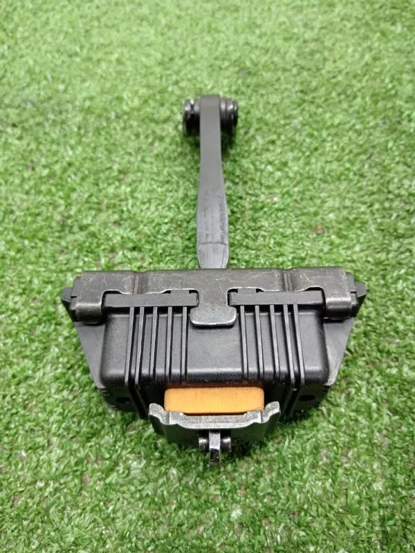 Ограничитель двери