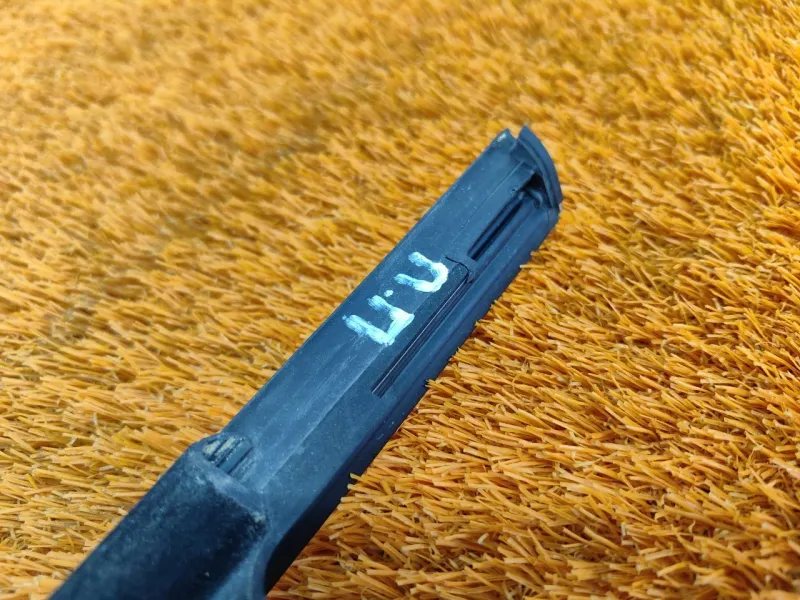 Молдинг стекла