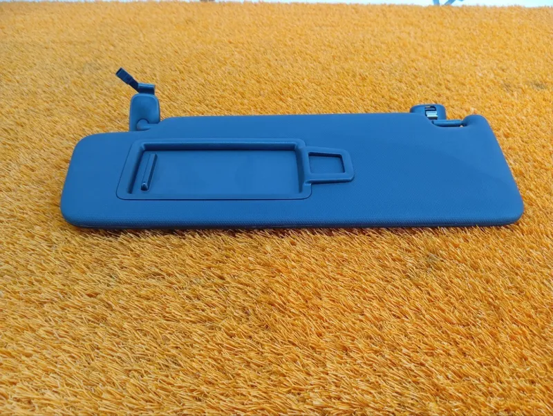 Козырек солнцезащитный