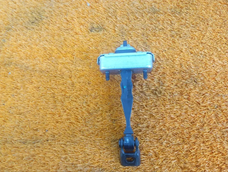 Ограничитель двери