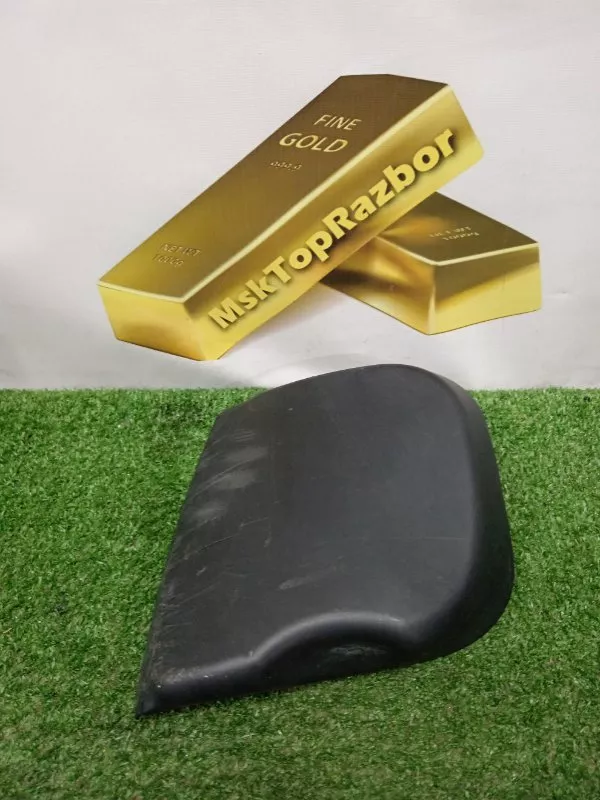 Обшивка двери багажника