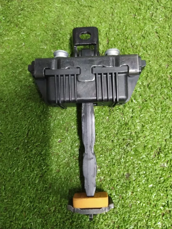 Ограничитель двери