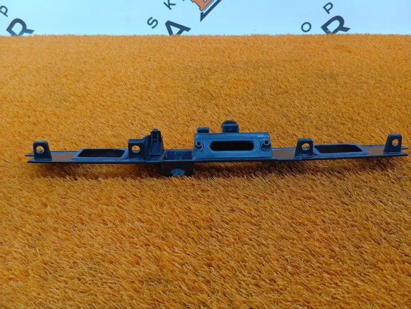 Накладка крышки багажника