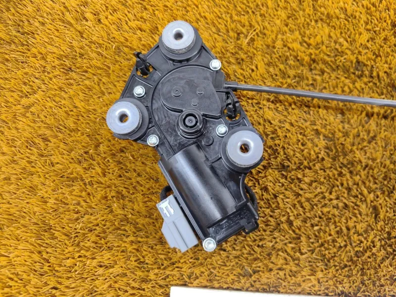 Замок багажника