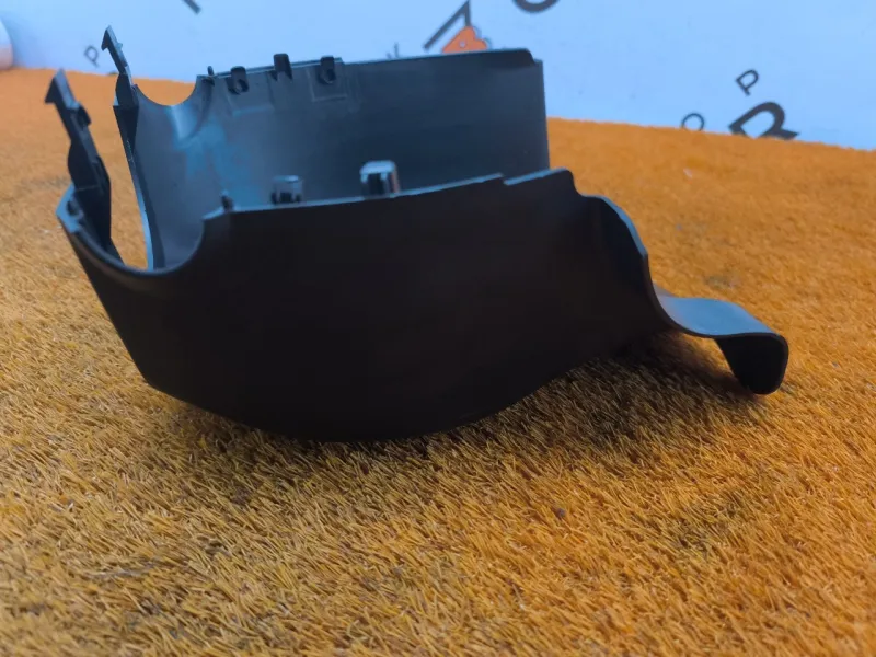 Кожух рулевой колонки