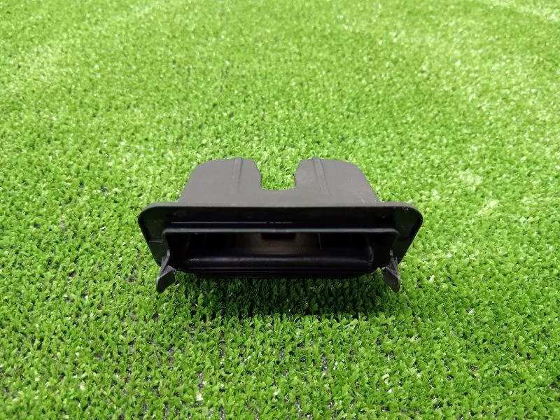 Накладка замка багажника