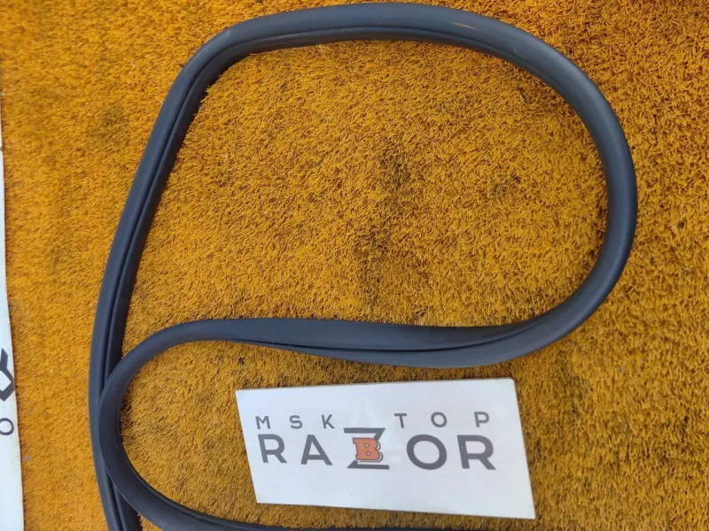 Уплотнитель проема двери