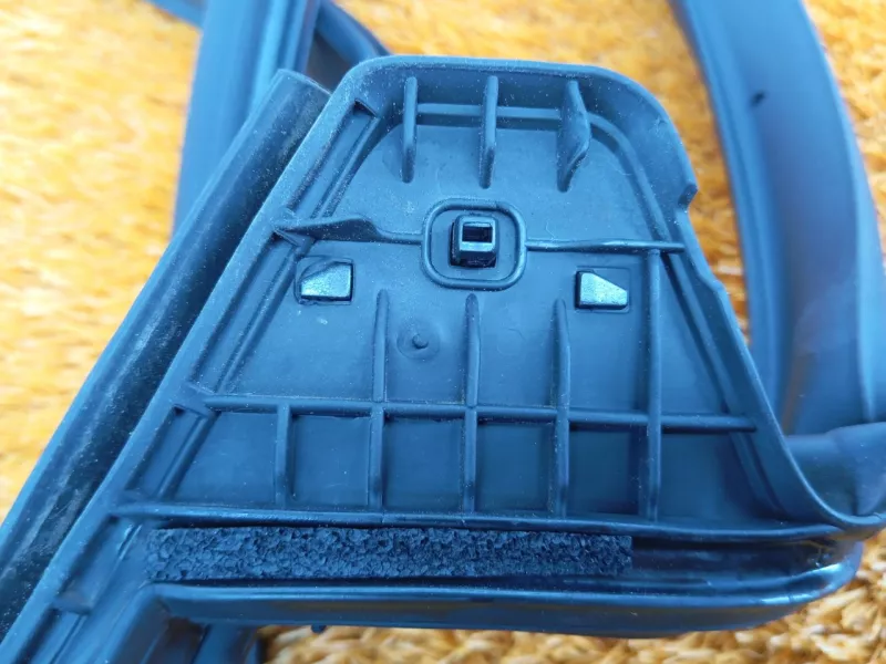 Уплотнитель двери