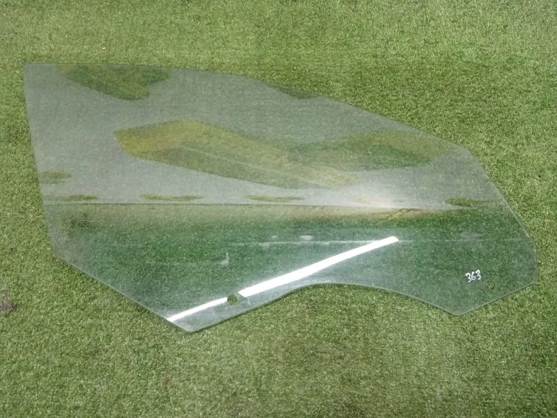 Стекло двери BMW 5-Series 2012 51337182110 F10, переднее правое