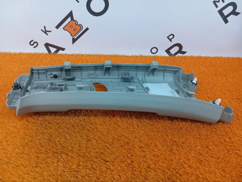 Обшивка центральной стойки