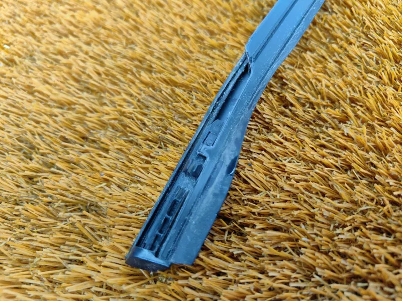 Молдинг стекла