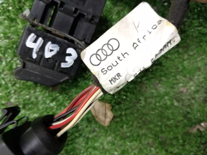 Кнопка стеклоподъемника Audi A4 1999 4D0959855 B5, передняя левая