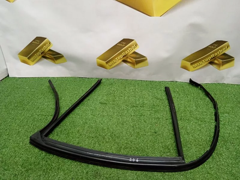 Уплотнитель стекла двери