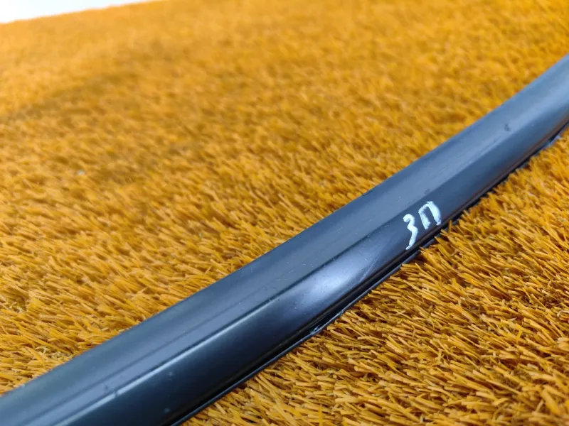 Молдинг стекла